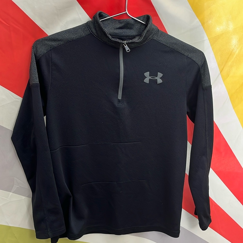 Under Armour, youth loose large heat gear long sleeve quarter zip shirt